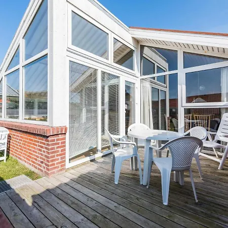 4 Person In Henne Henne Strand